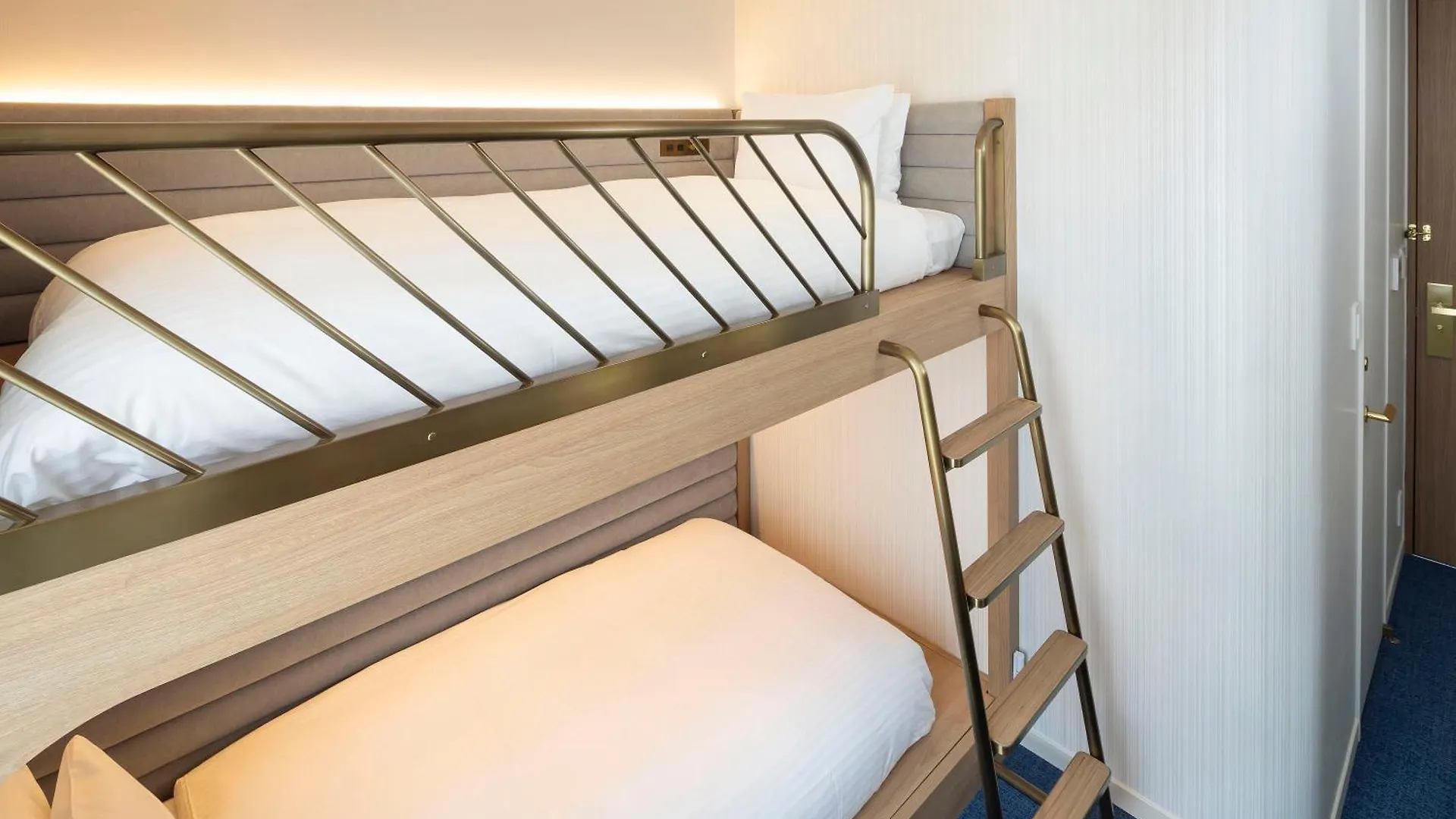 Hotel Comento Yokohama Kannai